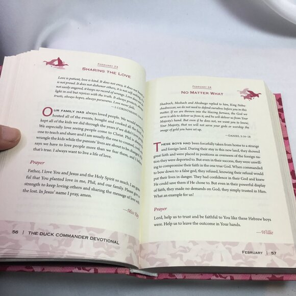 The Duck Commander Devotional: Pink Camo by Robertson, Al - Picture 9 of 11